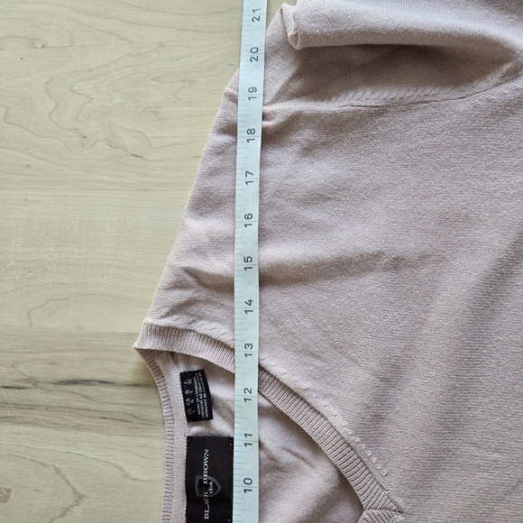 Black Brown 1826 V-Neck Sweater - Soft Pink - Picture 10 of 14